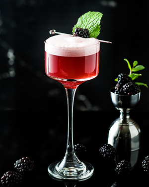 Коктейль Blackberry Bourbon Sour (Ожиновий Бурбон Сауер) - фото 1