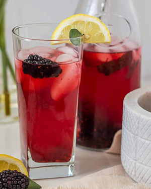 Коктейль Blackberry Bourbon Lemonade (Ожиновий лимонад із бурбоном) - фото 1