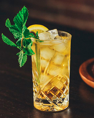 Коктейль Bourbon Sweet Tea (Солодкий чай з бурбоном) - фото 1