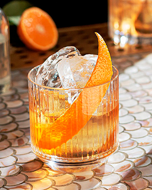 Коктейль Islay Scotch Old-Fashioned (Олд-фешн з острівним скотчем) - фото 1