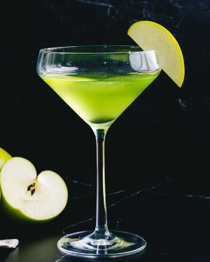 Коктейль Appletini (Яблучний Мартіні) - фото 1