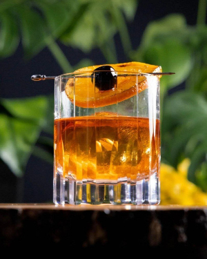 Коктейль Smoked Rye Old Fashioned (Копчений Олд-Фешн з Житнім Віскі) - фото 1