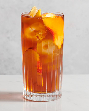 Коктейль Peach Bourbon Arnold Palmer (Арнольд Палмер з персиковим бурбоном) - фото 1