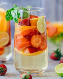 Коктейль White Sangria Punch (Пунш з білої сангрії) - фото 1