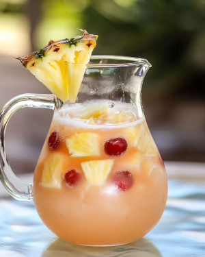Коктейль Coconut Sangria Pitcher (Кокосова сангрія в глечику) - фото 1
